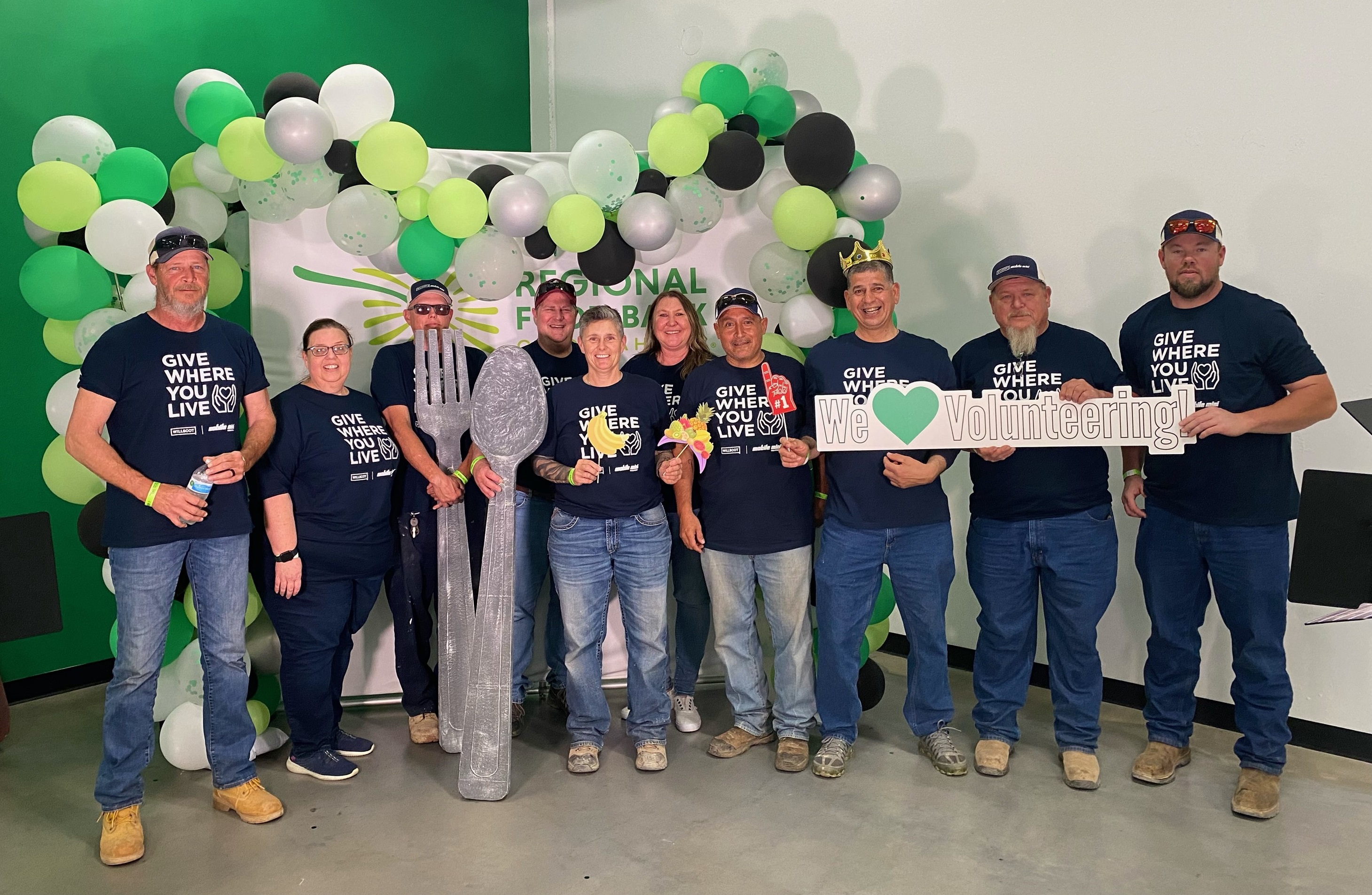 Oklahoma City Volunteers group photo at a Food Bank